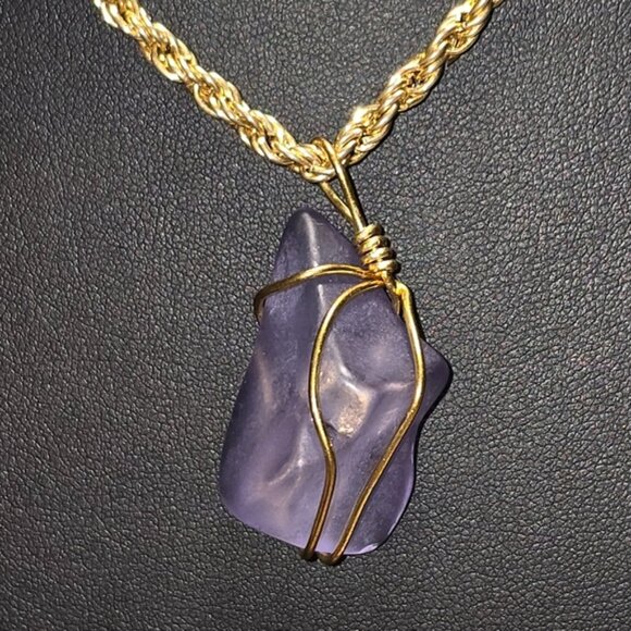 Purple Tone Resin Wired Pendant On Gold Tone Rope Chain Imagine Tag - Picture 1 of 3